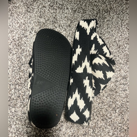 H&M sandals worn once - Picture 3 of 4